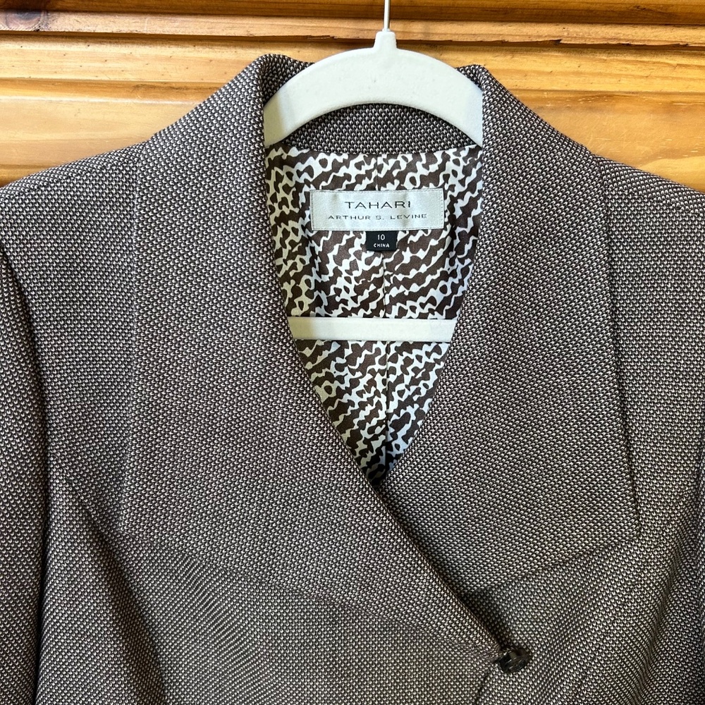Tahari ASL Blazer Jacket Brown Asymmetrical Button Lined 100% Wool Women's 10 - Picture 2 of 8
